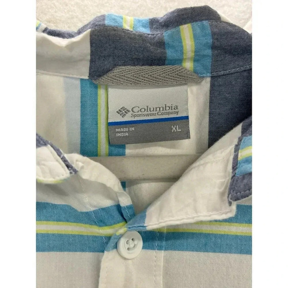 Columbia Men's Button Down Stripped Short Sleeve- XL - Picture 2 of 6